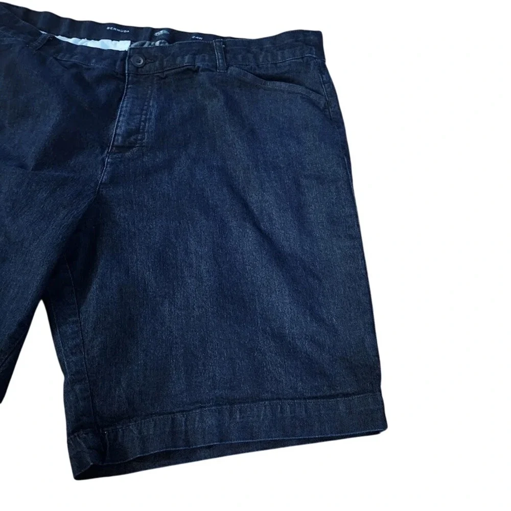 St. Johns Bay Womens Plus Size 24W Dark Wash Denim Bermuda Stretch Shorts 680
